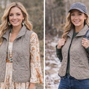 Rae Mode stylish vest.  Size W-M NWT
Oversized. Warm and comfortable.